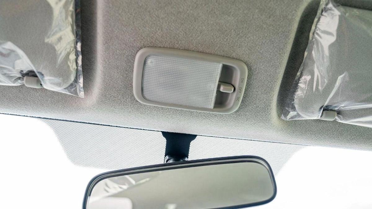 Toyota Hiace 2.7-14-14