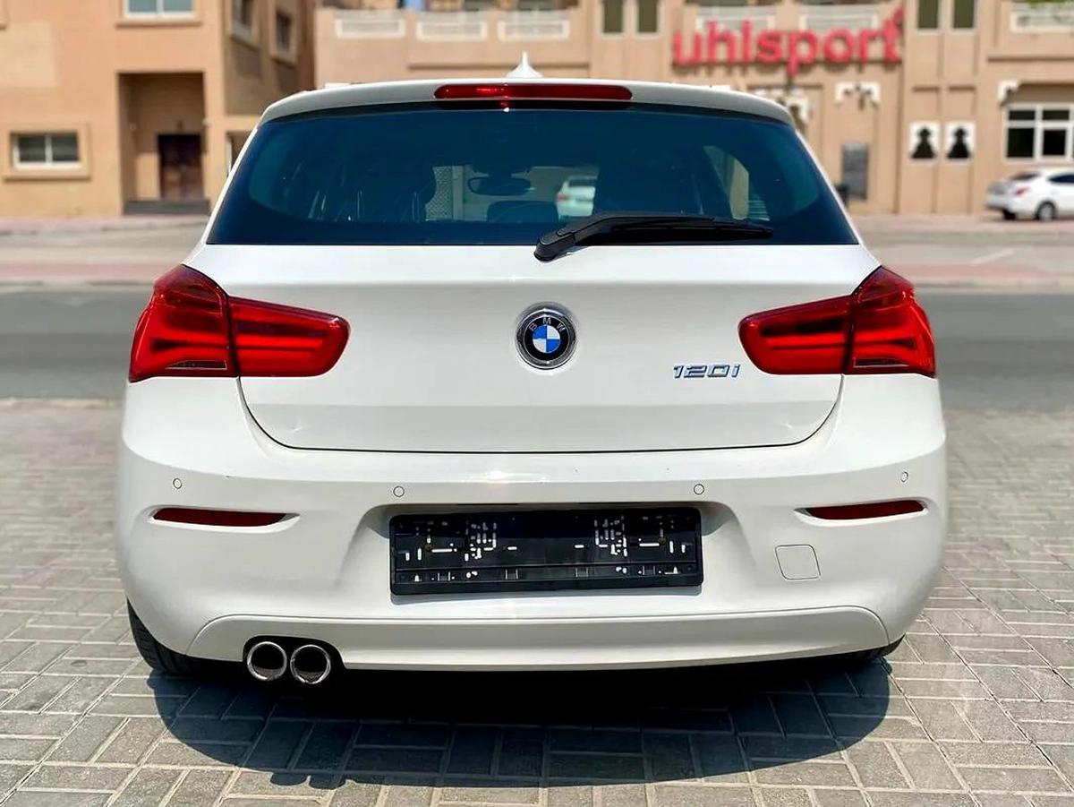 2019 bmw 120i sport line 2.0L || GCC specs || 4 cylinder turbocharged || accident free-7-7
