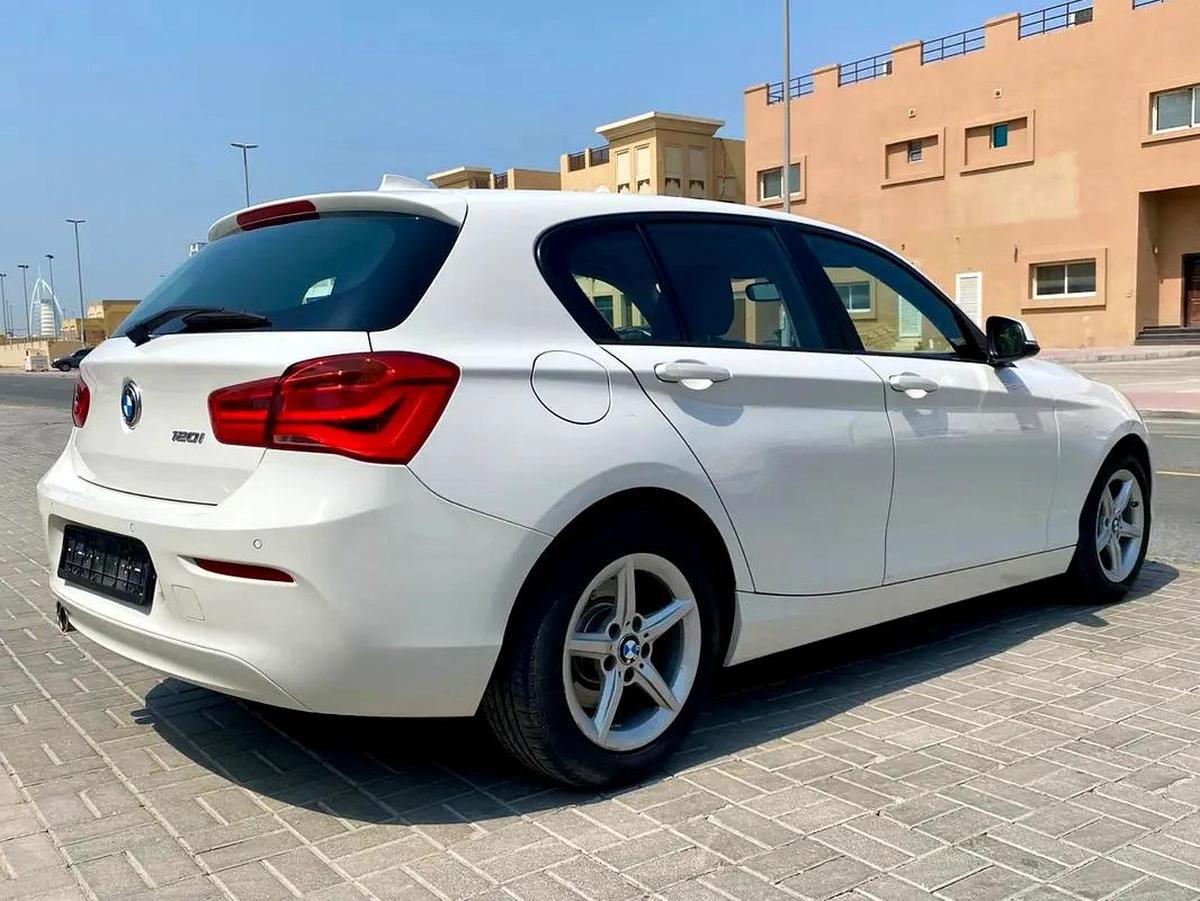 2019 bmw 120i sport line 2.0L || GCC specs || 4 cylinder turbocharged || accident free-3-3