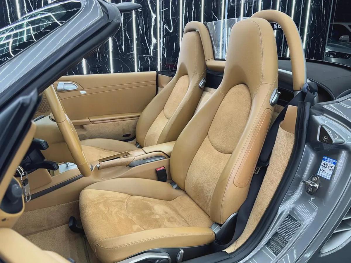 Porsche Boxster 2006 Japanese specs for 79,000.00 AED-19-19