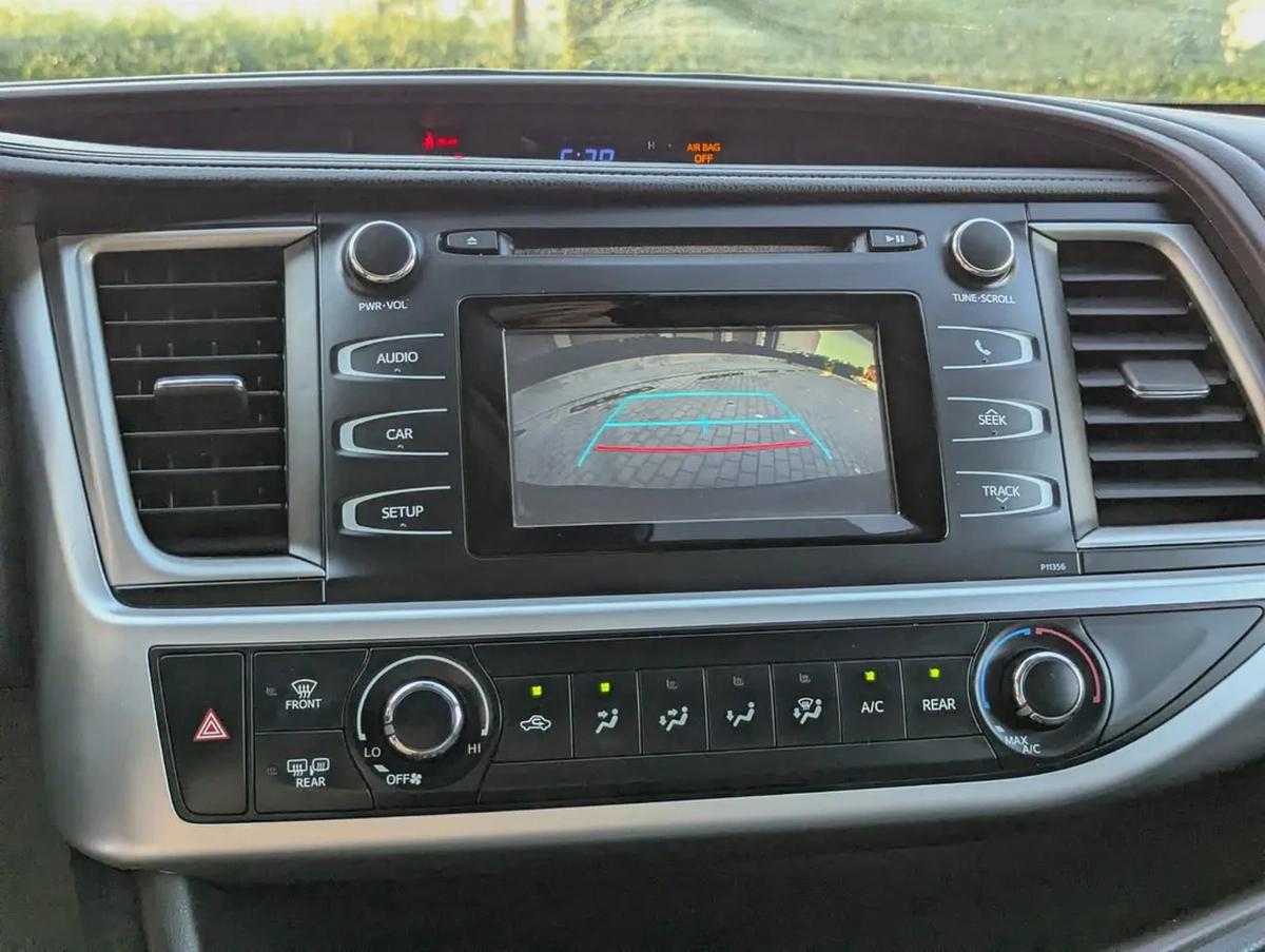 TOYOTA HIGHLANDER 2018 LE V6 3.5L 7 SEATER IN EXCELLENT CONDITION-7-7