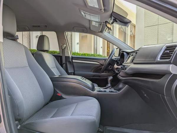 TOYOTA HIGHLANDER 2018 LE V6 3.5L 7 SEATER IN EXCELLENT CONDITION