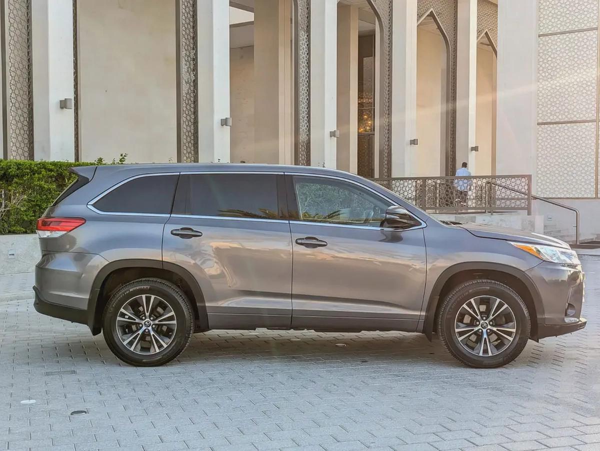 TOYOTA HIGHLANDER 2018 LE V6 3.5L 7 SEATER IN EXCELLENT CONDITION-15-15