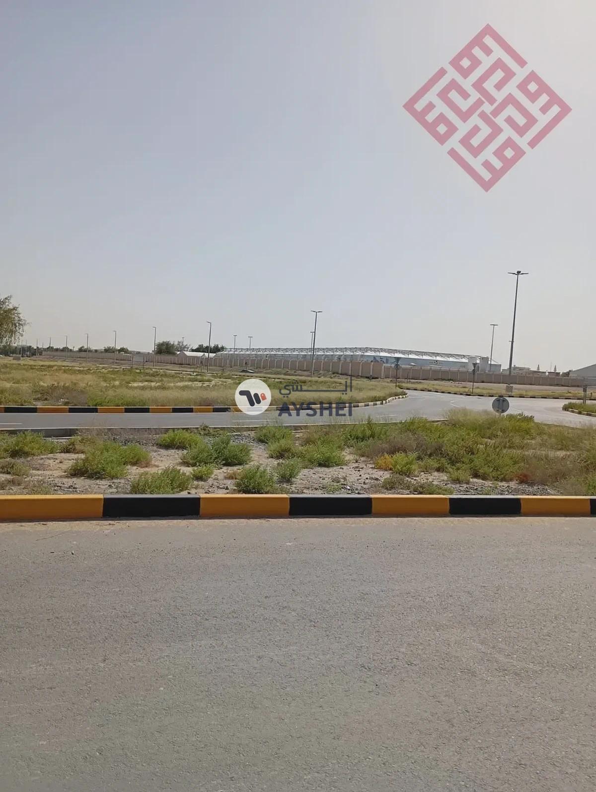 Commercial land for sale in Al-Houshi area in Sharjah with a good size and prime location - Best Price-5-5