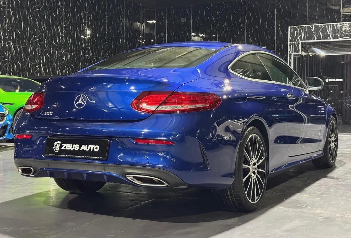 Mercedes-Benz C-Class 300 2016 GCC specs for 89,000.00 AED-3-3