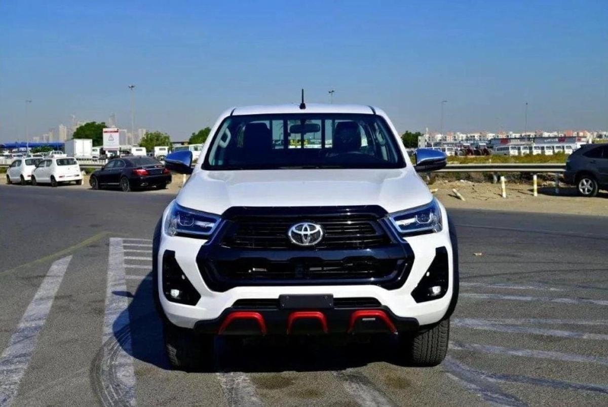 Toyota Hilux Toyota hilux SR5 4.0L PETROL AUTOMATIC MY2025-0-0