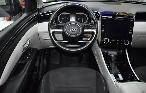 Hyundai Tucson ( 2023 Model ) in Grey Color GCC Specs