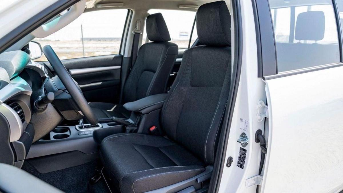 Toyota Hilux Toyota Hilux 2.4L Diesel AT Full Option 2025-9-9