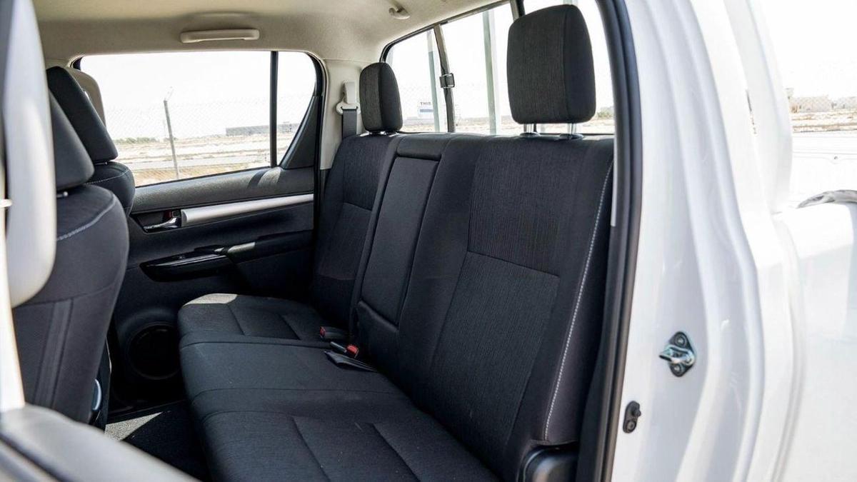 Toyota Hilux Toyota Hilux 2.4L Diesel AT Full Option 2025-15-15