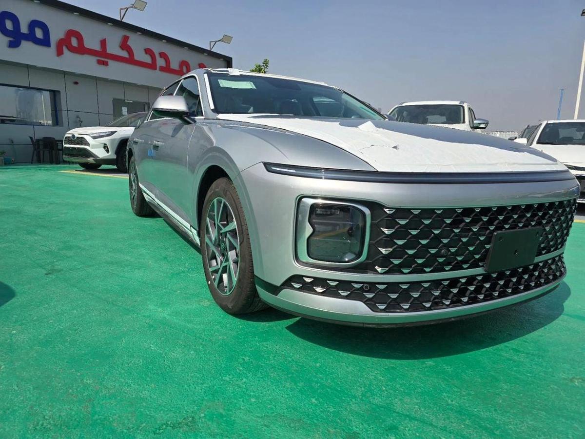 Hyundai Azera 3.5L V6 Premium-2-2