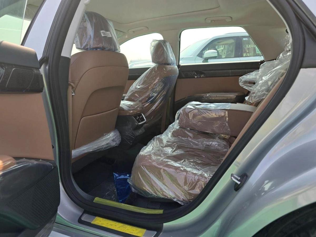 Hyundai Azera 3.5L V6 Premium-7-7