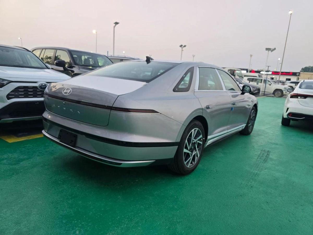 Hyundai Azera 3.5L V6 Premium-16-16