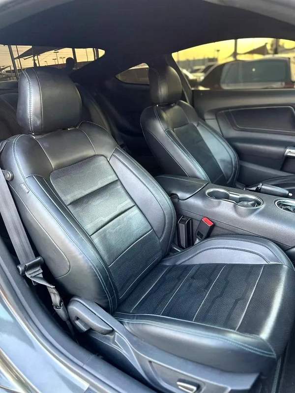 FORD MUSTANG GT 5.0 GCC PERFORMANCE 2018 ORIGINAL PAINT PERFECT CONDITION FULL SERVICE HISTORY