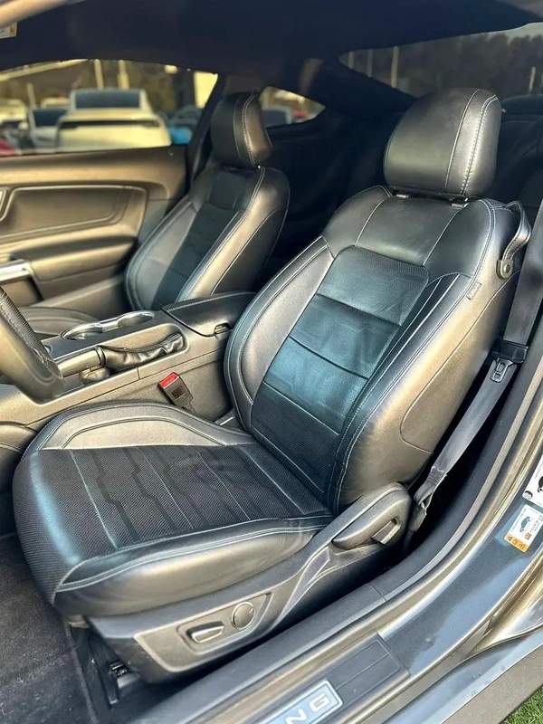 FORD MUSTANG GT 5.0 GCC PERFORMANCE 2018 ORIGINAL PAINT PERFECT CONDITION FULL SERVICE HISTORY
