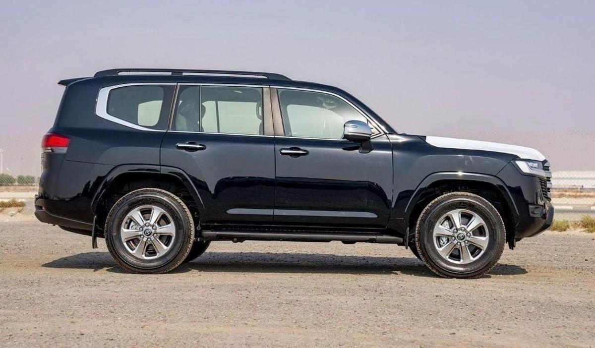 Toyota Land Cruiser LC300 VX 4.0P AT MY2024 – BLACK-6-6