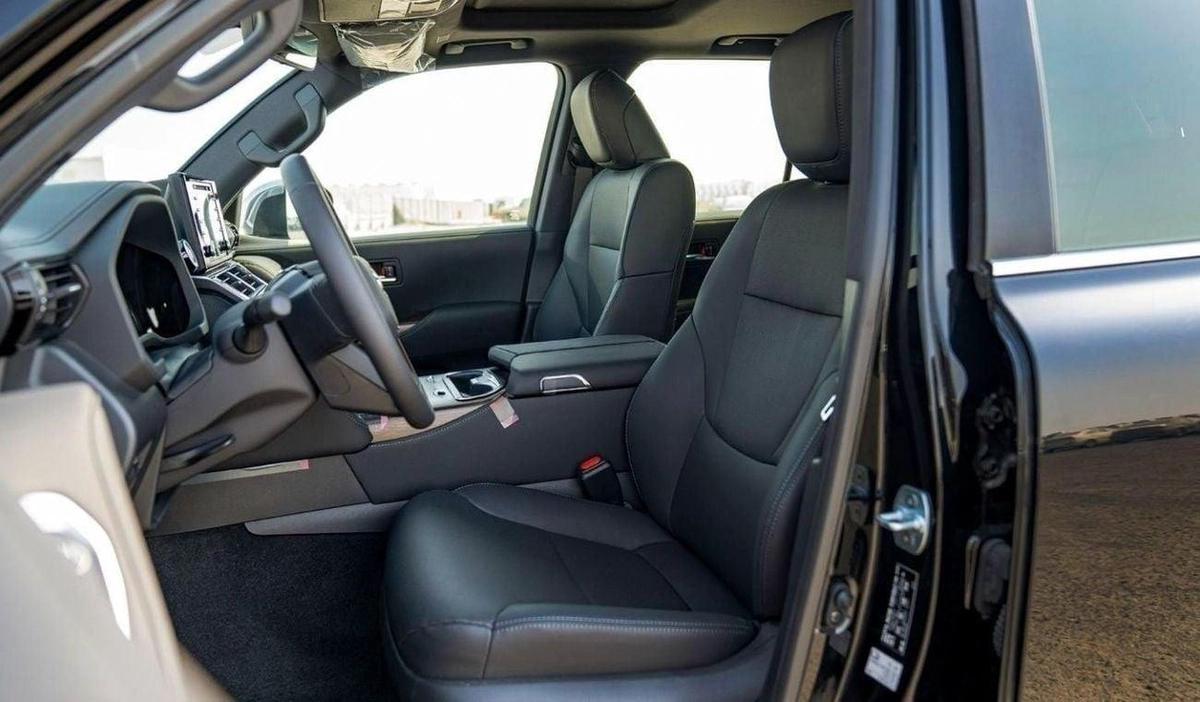 Toyota Land Cruiser LC300 VX 4.0P AT MY2024 – BLACK-15-15