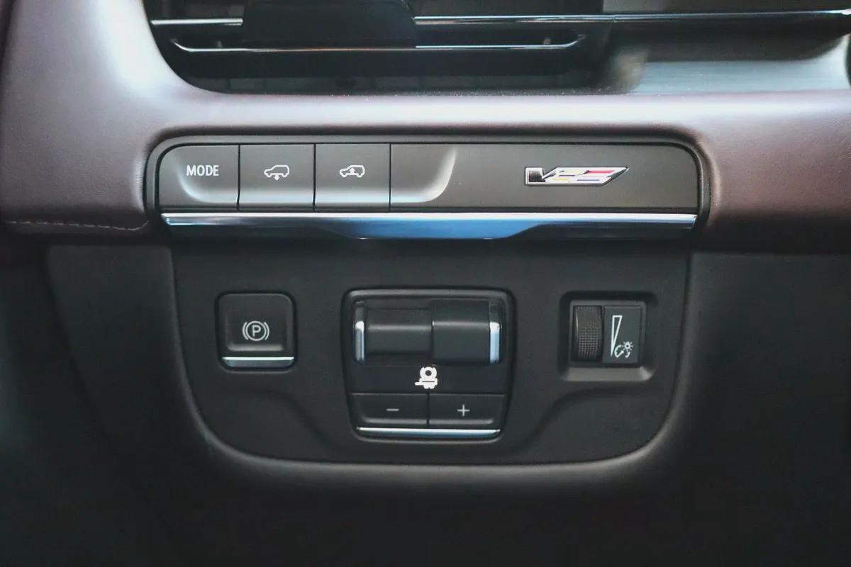 Cadillac Escalade V – Supercharged | 2023 – Full Option | Under Warranty-15-15