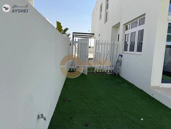 Spacious | 3 Bed Townhouse with Garden | Fountain