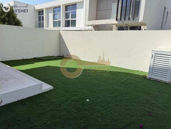 Spacious | 3 Bed Townhouse with Garden | Fountain