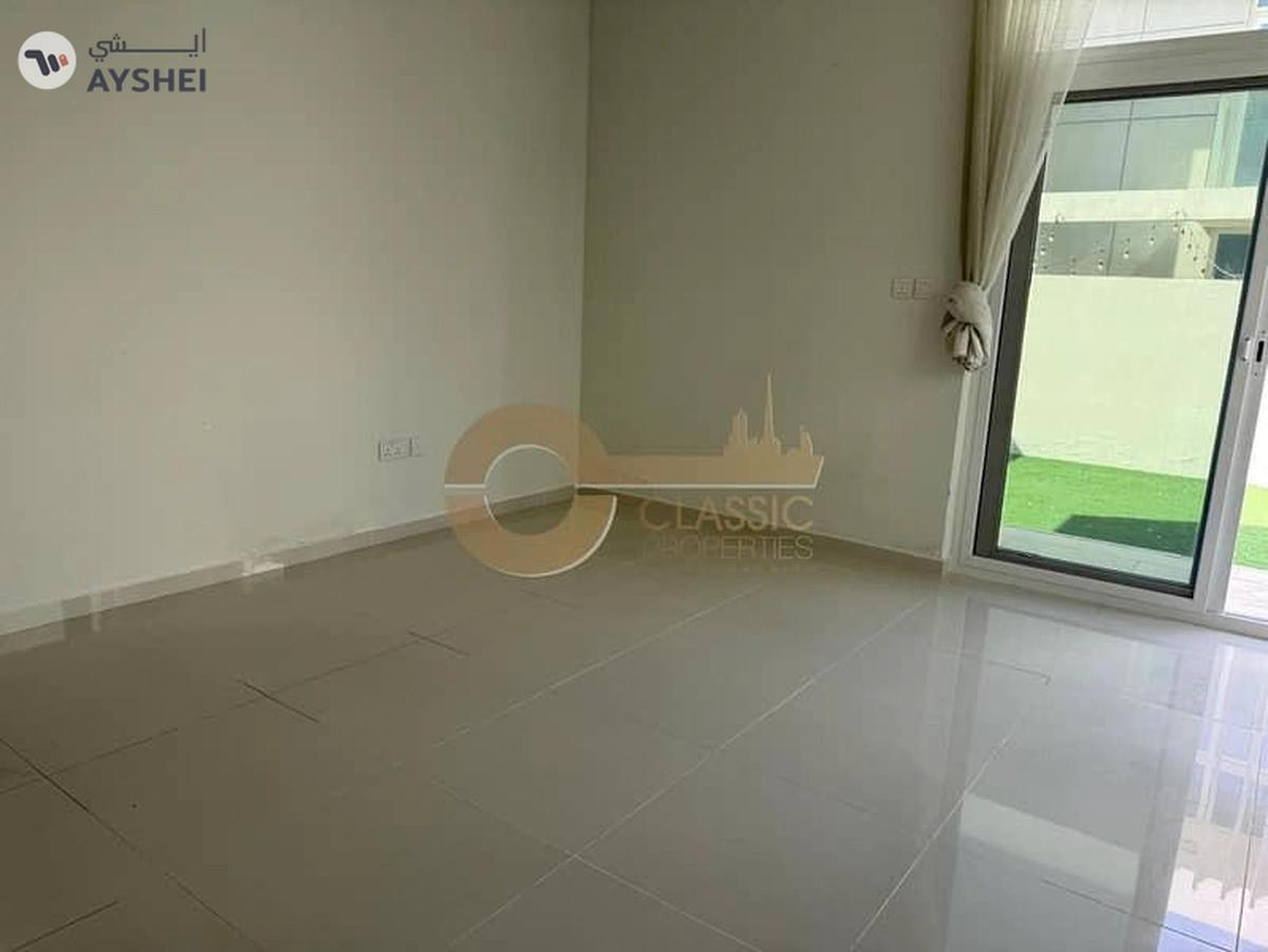 Spacious | 3 Bed Townhouse with Garden | Fountain-1-landscape