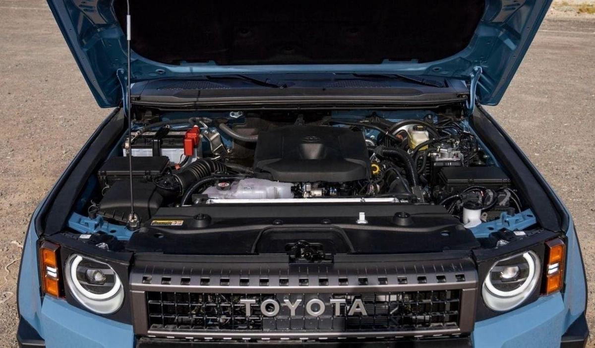 Toyota Prado PRADO 250 2.8D AT FIRST EDITION MY2025 – BLUE & GREY ROOF-19-19