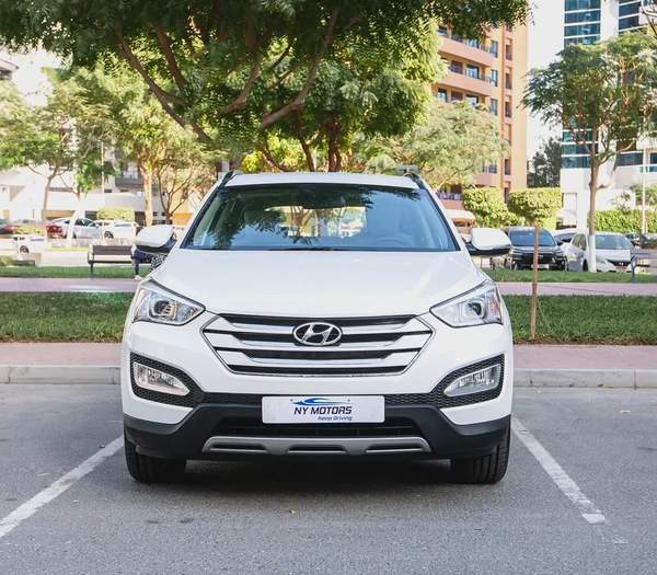 Hyundai Santa Fe GL 2016 GCC in Excellent Condition
