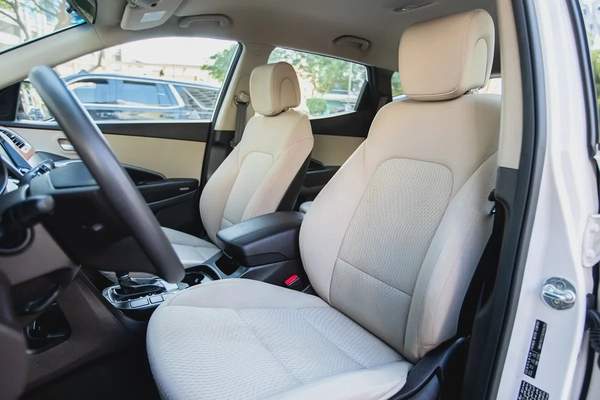 Hyundai Santa Fe GL 2016 GCC in Excellent Condition