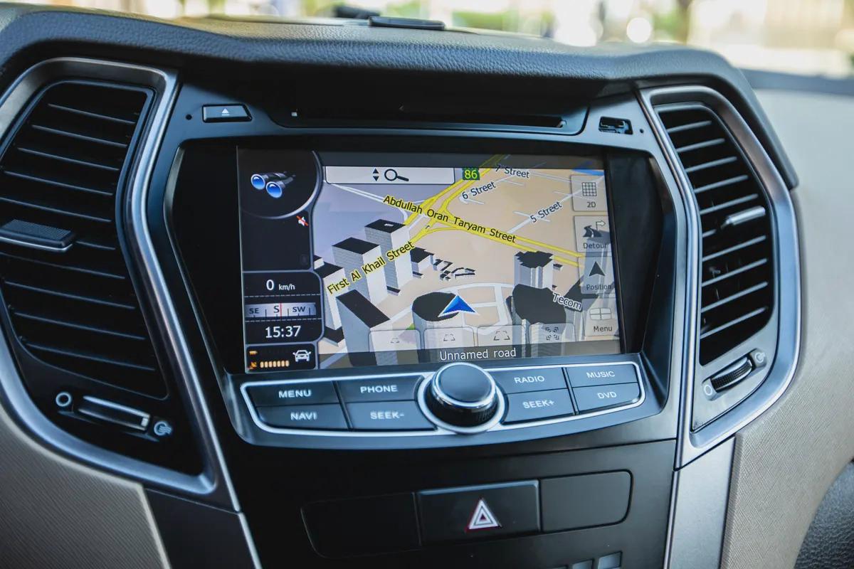 Hyundai Santa Fe GL 2016 GCC in Excellent Condition-12-12