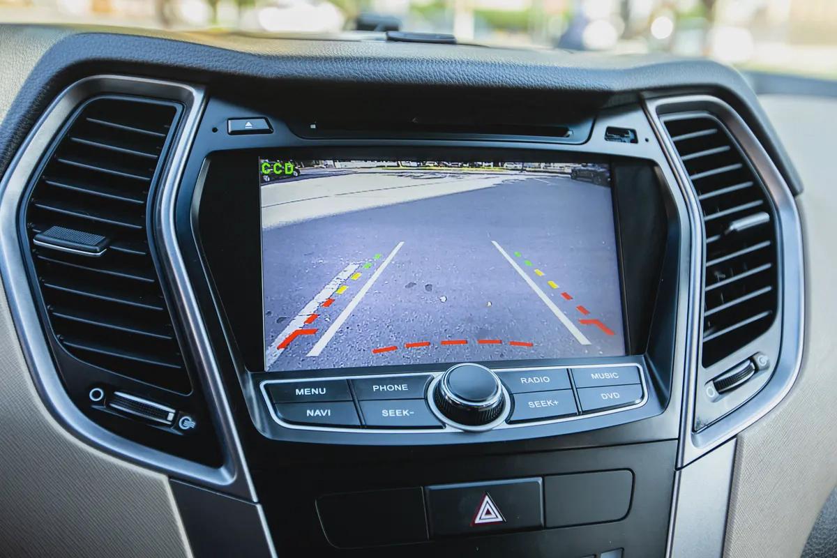 Hyundai Santa Fe GL 2016 GCC in Excellent Condition-14-14