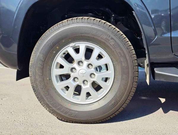 Mitsubishi L200 GLX 2.4L PETROL / M/T / SIDE STICKER / 4WD / CODE # GLXP