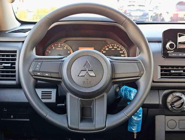 Mitsubishi L200 GLX 2.4L PETROL / M/T / SIDE STICKER / 4WD / CODE # GLXP