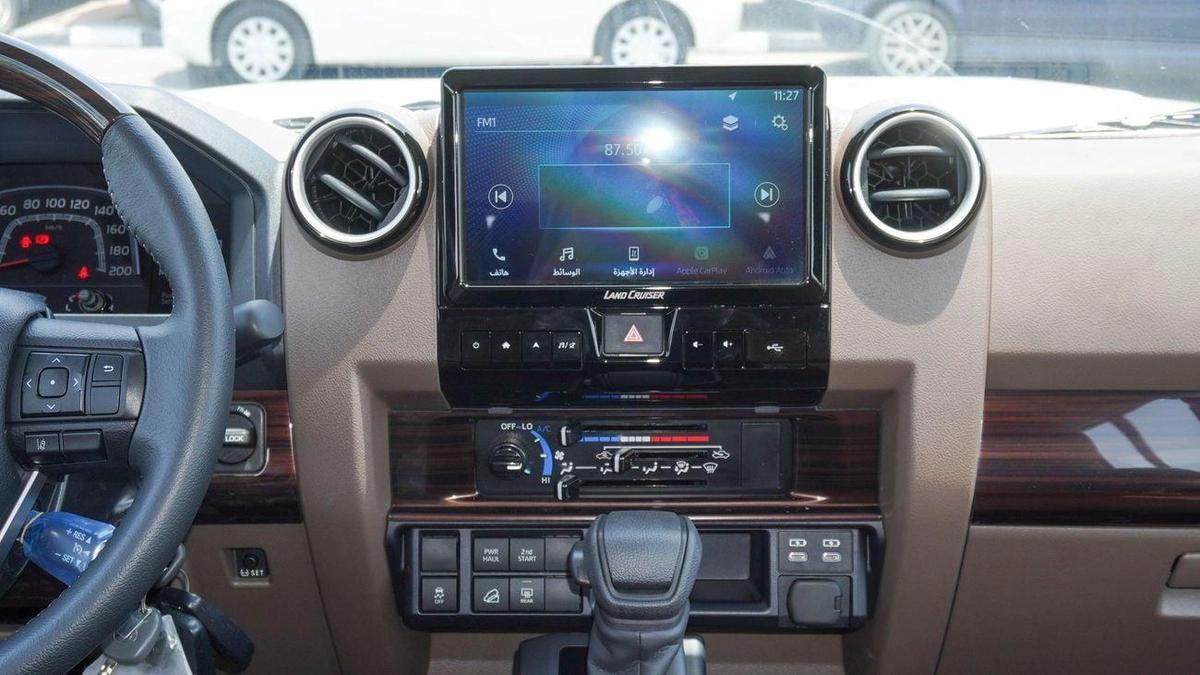 Toyota Land Cruiser 70 LX 4.0L V6 A/T-6-6