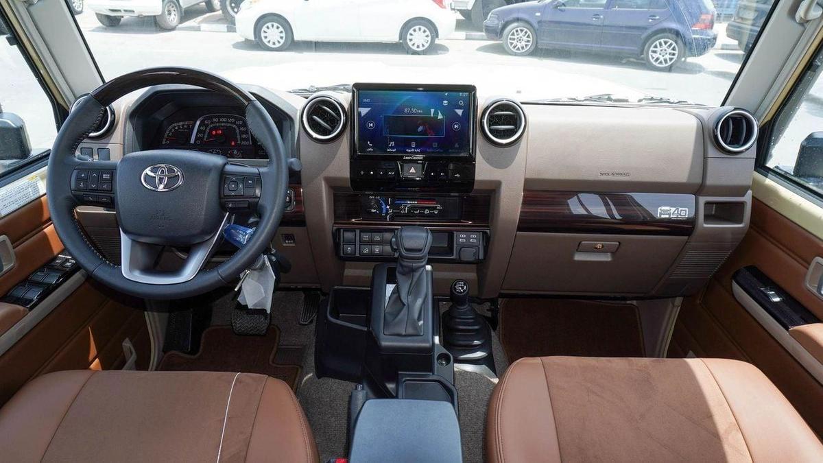 Toyota Land Cruiser 70 LX 4.0L V6 A/T-8-8