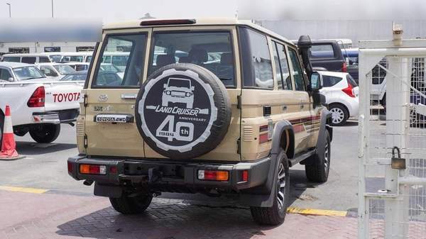 Toyota Land Cruiser 70 LX 4.0L V6 A/T