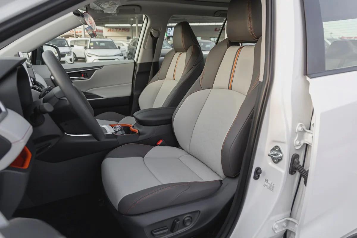 TOYOTA - RAV4 - ADVENTURE - PETROL - 4WD - Panoramic Roof - GCC - 2025 (Export)-10-10