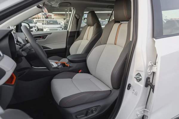 TOYOTA - RAV4 - ADVENTURE - PETROL - 4WD - Panoramic Roof - GCC - 2025 (Export)