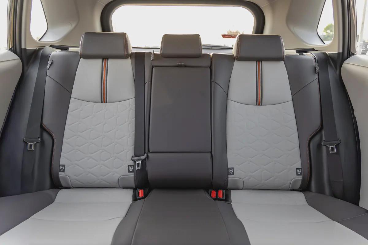 TOYOTA - RAV4 - ADVENTURE - PETROL - 4WD - Panoramic Roof - GCC - 2025 (Export)-11-11