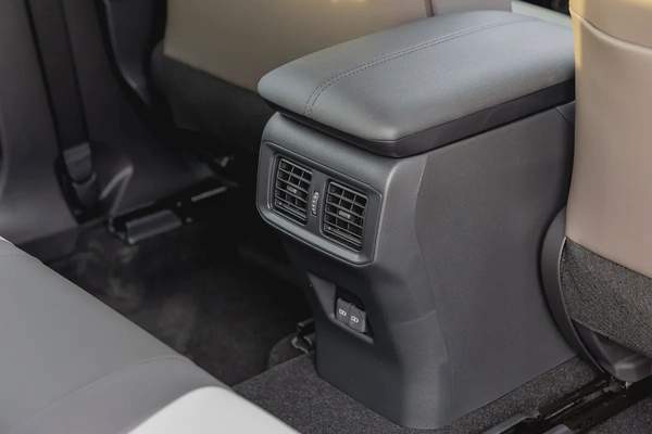 TOYOTA - RAV4 - ADVENTURE - PETROL - 4WD - Panoramic Roof - GCC - 2025 (Export)