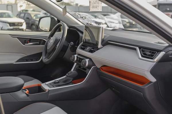 TOYOTA - RAV4 - ADVENTURE - PETROL - 4WD - Panoramic Roof - GCC - 2025 (Export)