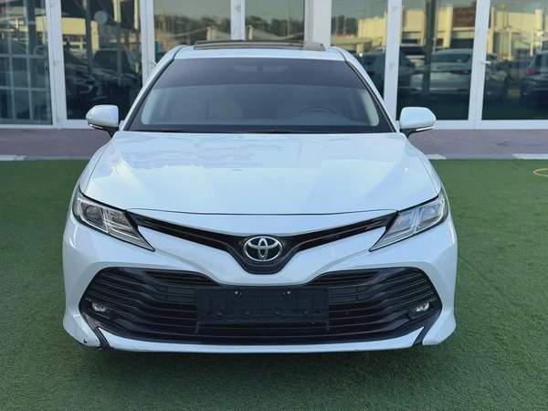 CAMRY 2020 MODEL FREE ACCIDENT FIRST OWNER 130000KM ORIGINAL PAINT EXCELLENT CONDITION