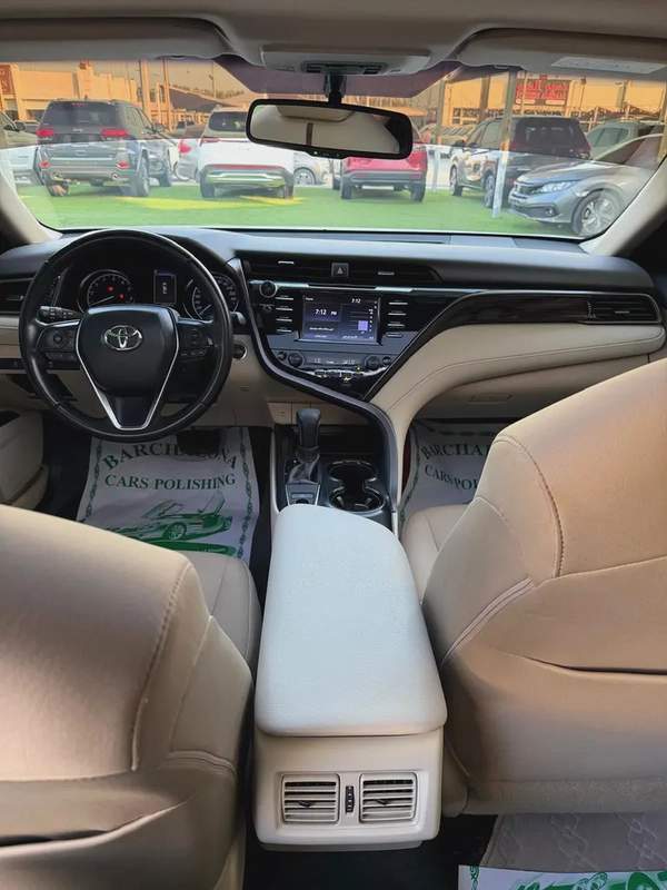CAMRY 2020 MODEL FREE ACCIDENT FIRST OWNER 130000KM ORIGINAL PAINT EXCELLENT CONDITION