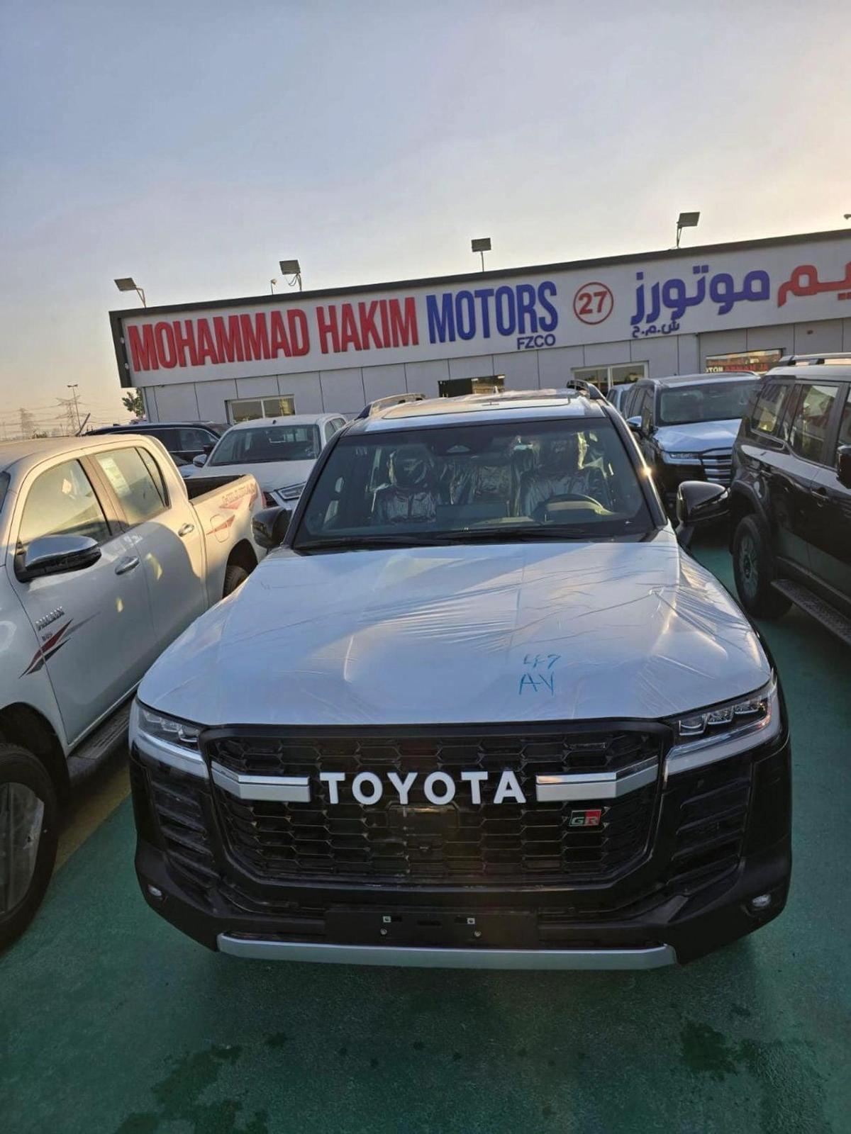Toyota Land Cruiser-8-8