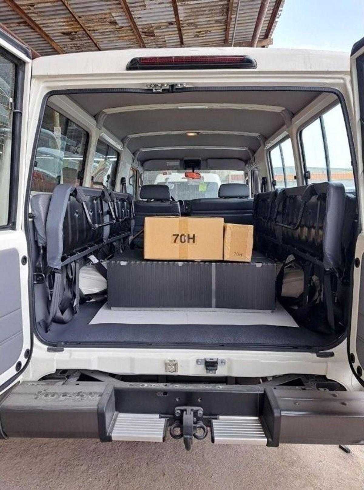Toyota Land Cruiser 70 LC78 4.5L V8DIESEL 3DOOR-13-13