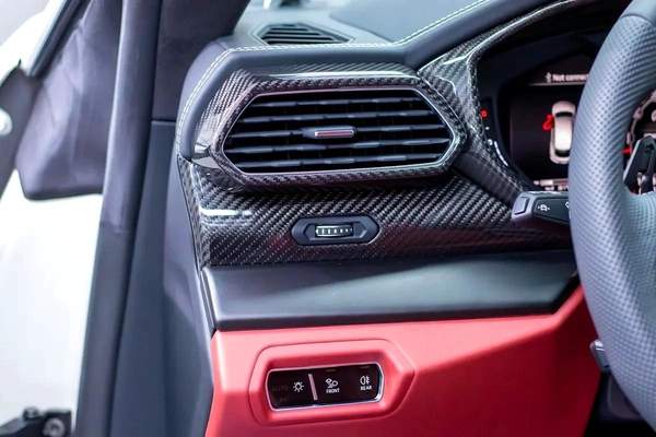 Lamborghini Urus S | 2024 | 1,500km | Under warranty