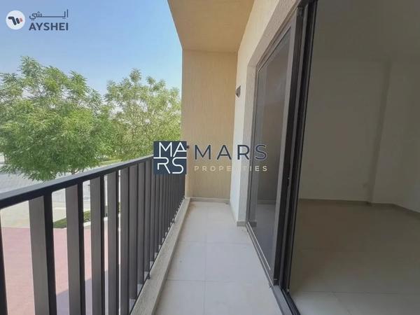 Spacious, Luxury 3 Bedroom Corner Townhouse with Close Kitchen Available For Rent