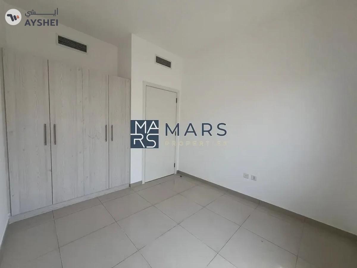 Spacious, Luxury 3 Bedroom Corner Townhouse with Close Kitchen Available For Rent-13-13