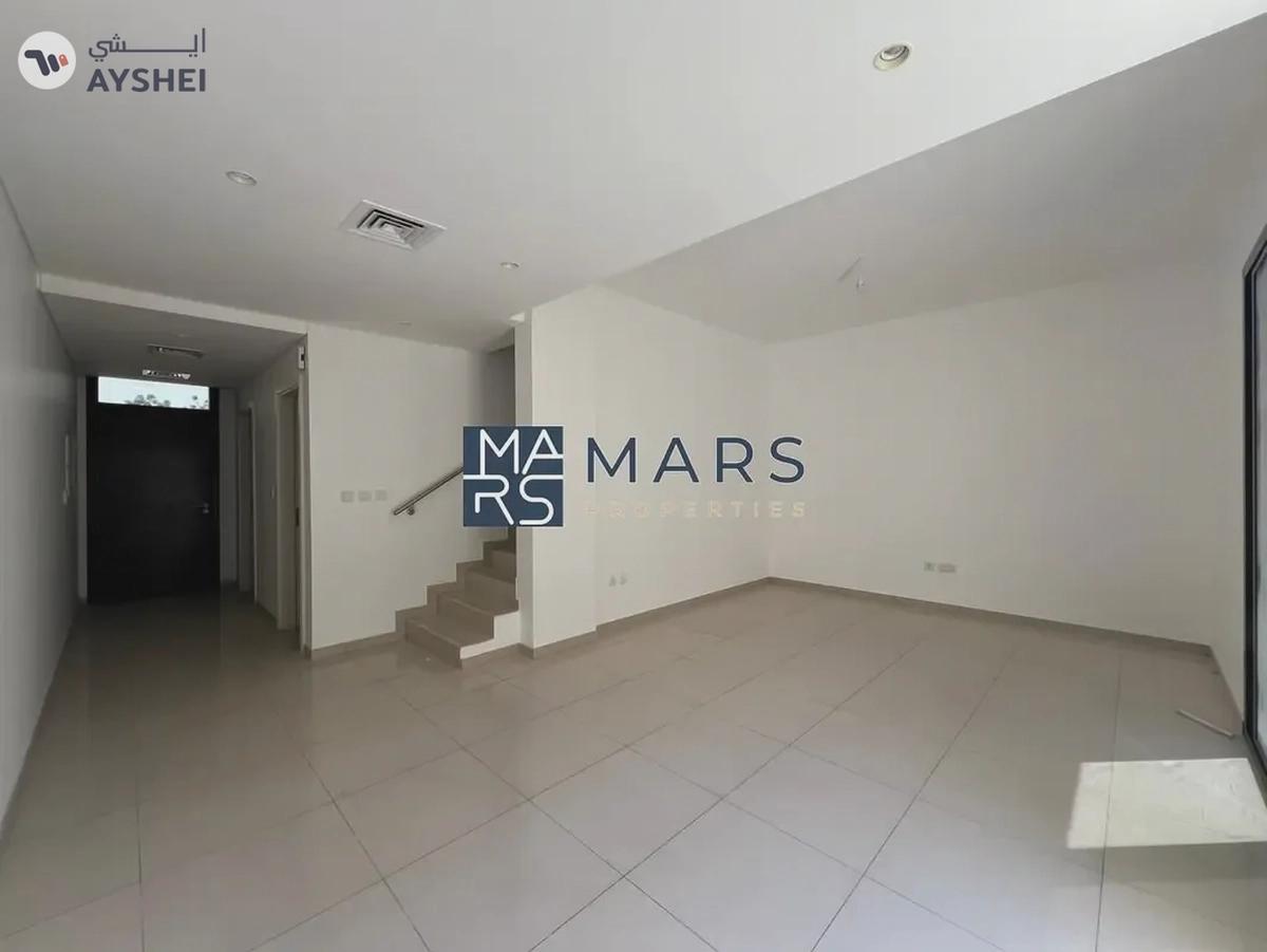 Spacious, Luxury 3 Bedroom Corner Townhouse with Close Kitchen Available For Rent-2-2