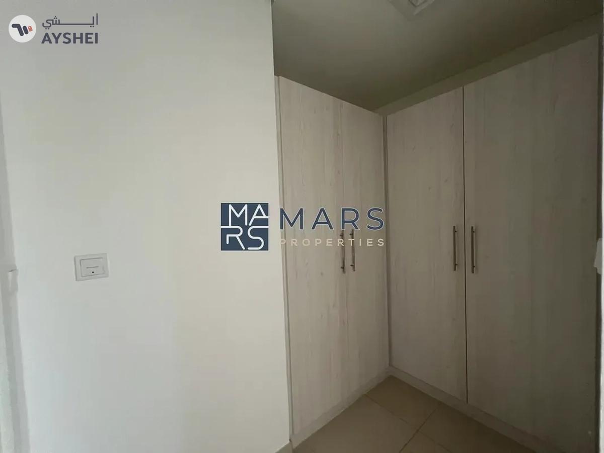 Spacious, Luxury 3 Bedroom Corner Townhouse with Close Kitchen Available For Rent-7-7