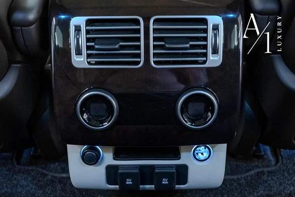 2020 Range Rover Vogue P525 V8, Excellent Condition