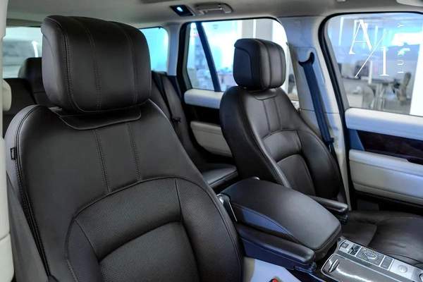 2020 Range Rover Vogue P525 V8, Excellent Condition